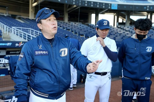  지난 달 창원NC파크에서 열린 구단 마무리캠프서 선수단을 진두지휘했던 이동욱 감독