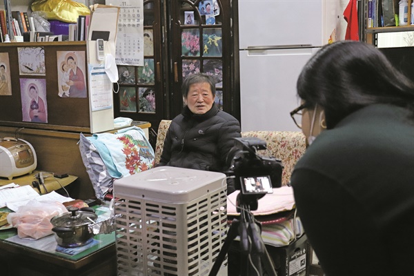 박종호씨가 옥천군 유튜브 촬영에 임하는 모습