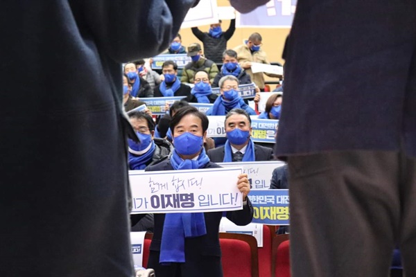 민주당 서산태안위원회는 지난 28일 오후 '서산태안 대전환 선대위' 출범식을 갖고, 이재명 대선후보 승리를 향한 지역 활동에 본격적으로 들어갔다.