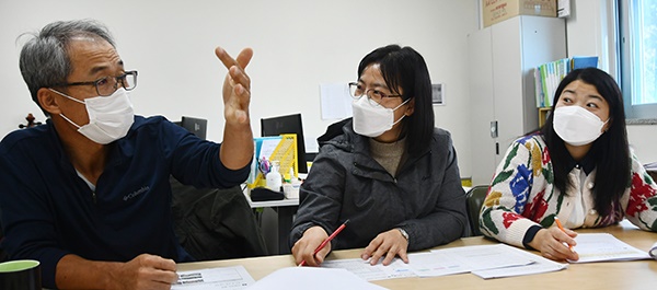 신양놀이문화마을학교를 운영하는 우장식 대표와 주은숙 사무장. 