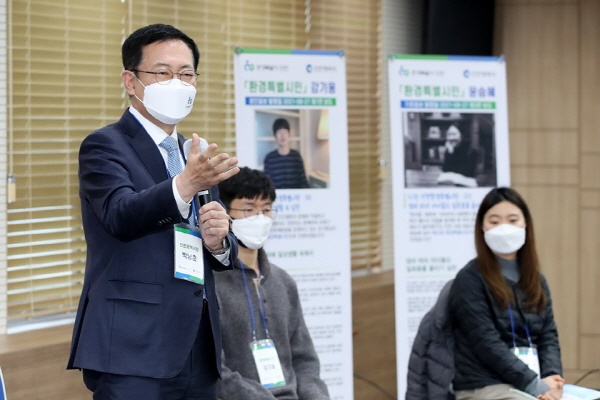  박남춘 인천시장. 사진은 박 시장이 '환경특별시민 간담회'에서 발언하는 모습.