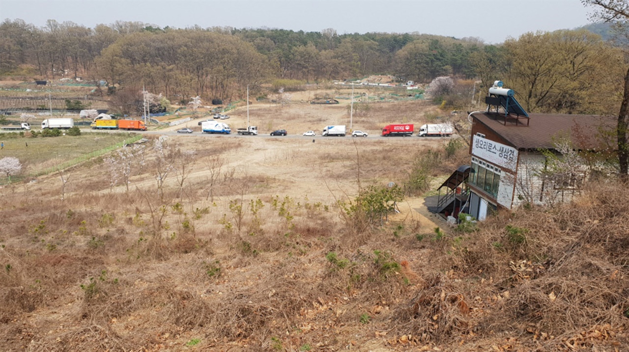 오는 8월 준공 예정인 성남시 여수지하차도 상부 체육시설 조성부지