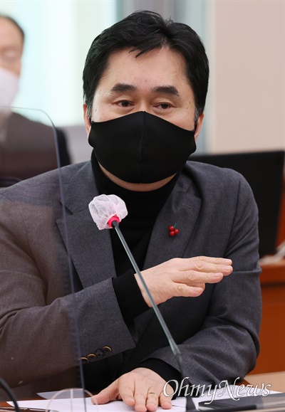 김종민 더불어민주당 의원이 지난 1월 19일 오전 국회에서 열린 언론·미디어 제도개선 특별위원회 전체회의에 참석했다.