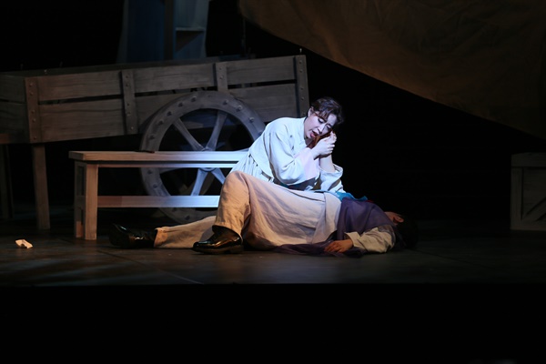 오페라 장면 중 극중극으로 등장하는 '로미오와 줄리엣'의 한 장면. 여기서 김은성 대본가는 등장인물의 이름을 '노민호'와 '주인애'로 설정해 보는 이의 즐거움을 더했다. 