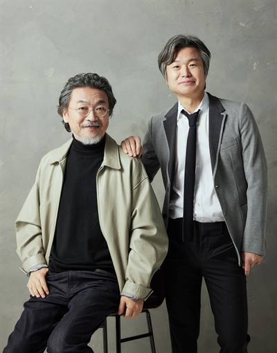  다큐멘터리 영화 <나의 촛불> 공동 연출자인 배우 김의성과 주진우 기자.