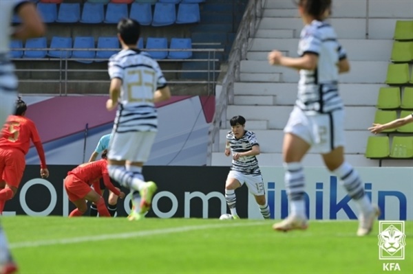 한국 여자 대표팀 콜린 벨 감독이 이끄는 한국 여자 대표팀이 미얀마와의 2022 여자 아시안컵에서 2-0으로 승리를 거뒀다.