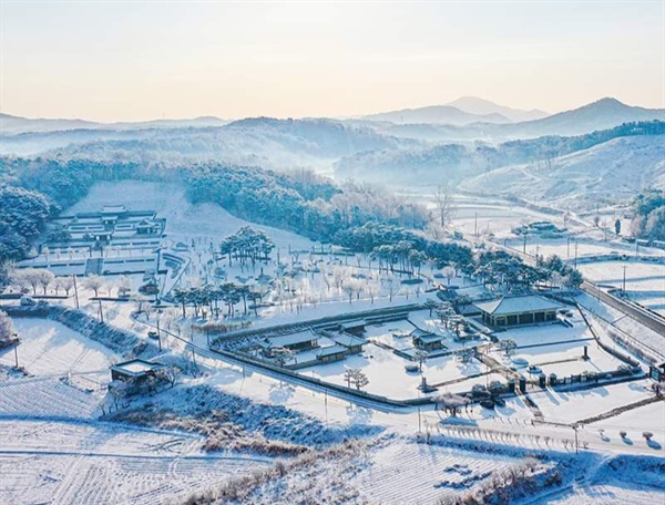 갈산 백야 김좌진 장군 기념관