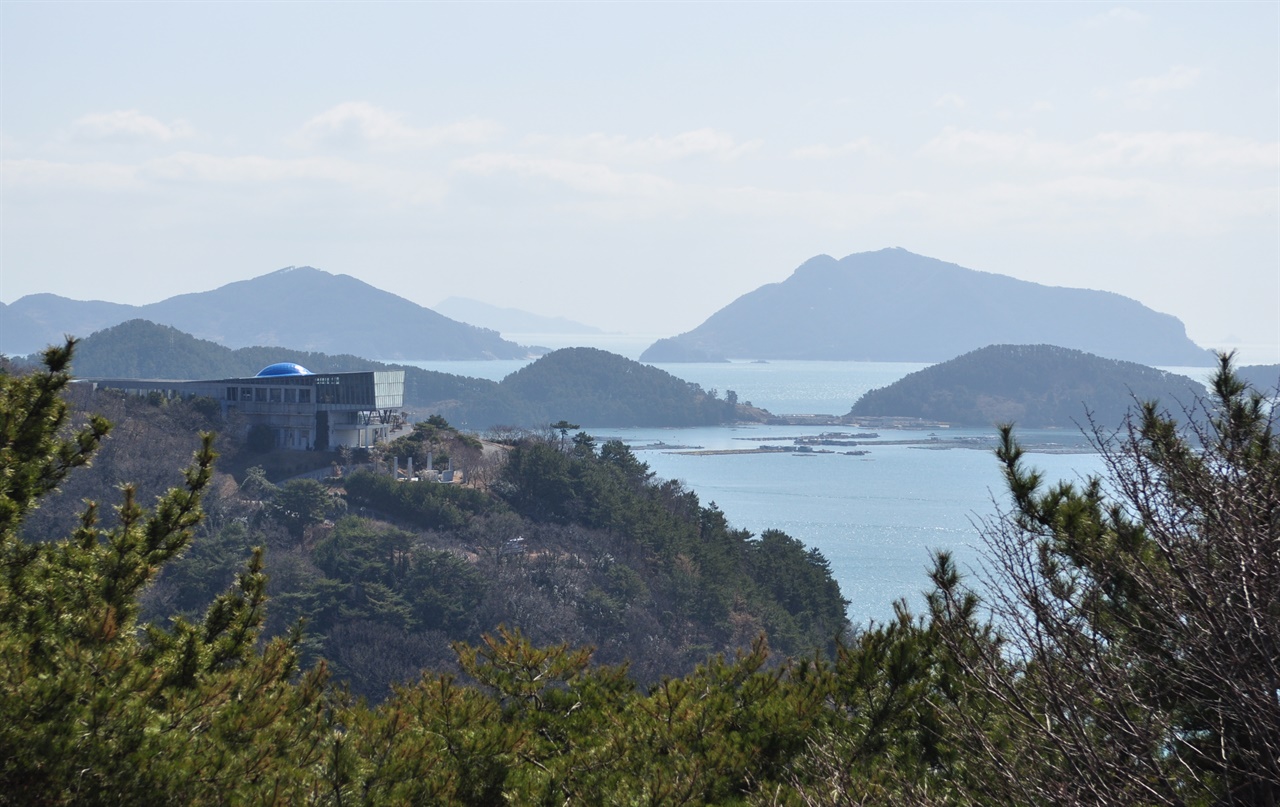 달아공원에서 바라본 수산과학관