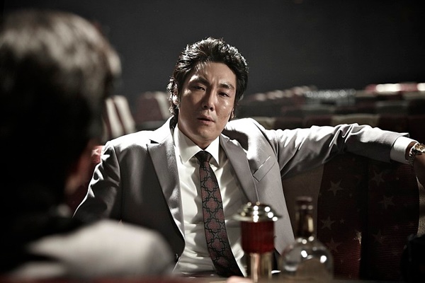  <범죄와의 전쟁>에서 김판호를 연기한 조진웅은 이후 여러 작품에 출연하며 '믿고 보는 배우'로 자리 잡았다.