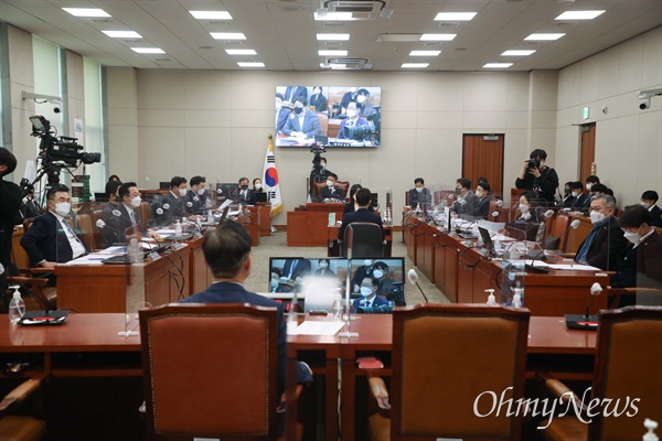 25일 서울 여의도 국회에서 법제사법위원회 전체회의가 열리고 있다. 