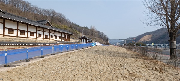 중앙선 철로 제거된 안동 임청각 앞(2022년 3월 1일)