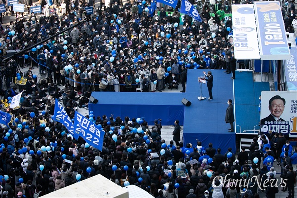 이재명 더불어민주당 대선후보가 3일 오후 서울 영등포구에서 열린 ‘영등포를 일등포로, 이재명은 합니다!’ 유세에서 지지를 호소하고 있다.