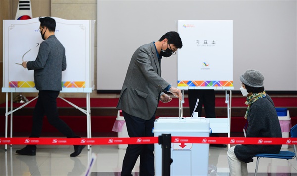 충청북도선거관리위원회에 따르면 4일과 5일 이틀간 진행된 대통령 선거 사전투표에서 충북지역 유권자 136만 5033명 가운데 49만 3605명이 참여했다. (사진 충북인뉴스 DB)