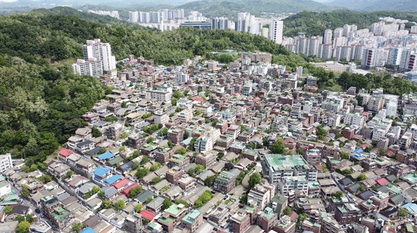 드론으로 촬영한 갈현1구역 (사진 : 정민구 기자)