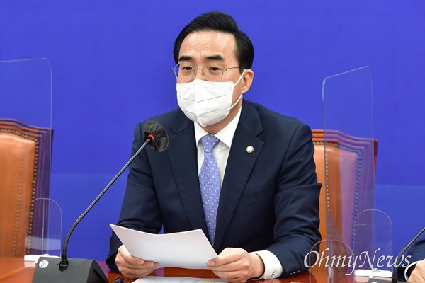 더불어민주당 박홍근 원내대표가 29일 서울 여의도 국회에서 열린 원내대책회의에서 발언하고 있다.