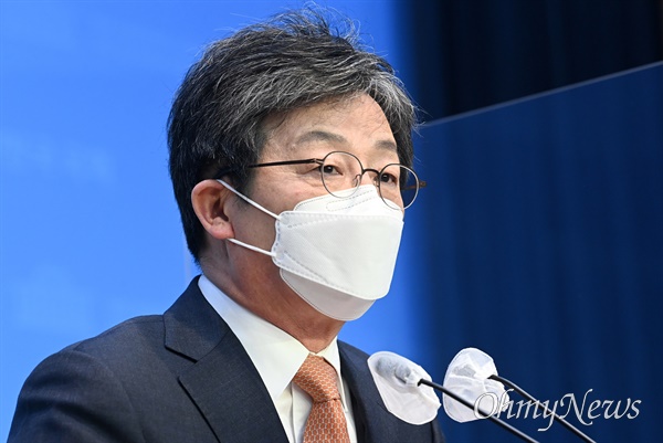 유승민 전 의원이 지난 3월 31일 서울 여의도 국회 소통관에서 경기도지사 출마 선언을 하고 있다.