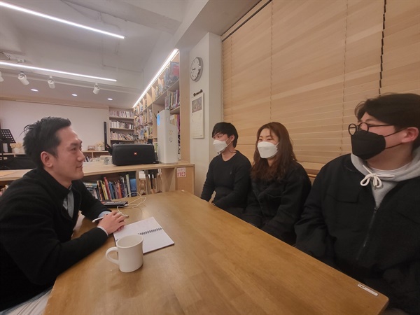 김주영 시민기자와 갈현지역아동센터 청년 교사들