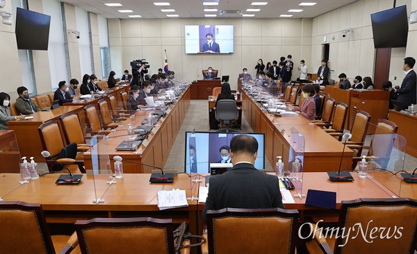 15일 서울 여의도 국회에서 정치개혁특별위원회 전체회의가 진행되고 있다.