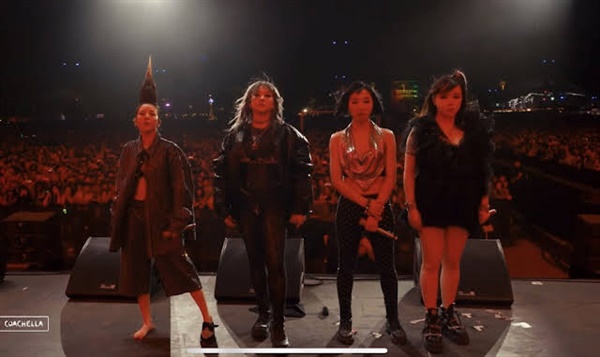  6년 4개월만에 완전체 공연을 펼친 그룹 투애니원(왼쪽에서부터 박산다라, 씨엘, 공민지, 박봄)