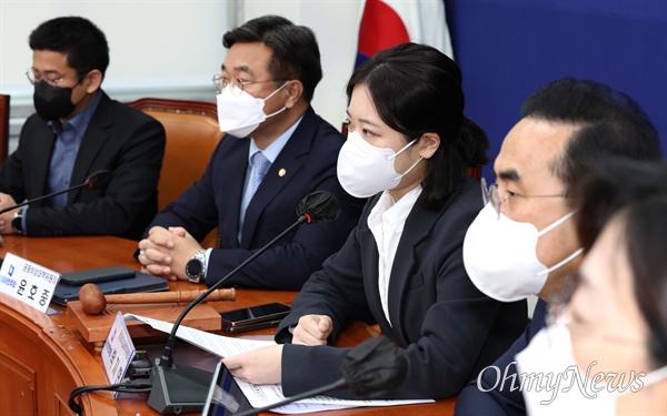 더불어민주당 박지현 공동비상대책위원장이 18일 국회에서 열린 비상대책위원회 회의에서 발언하고 있다.