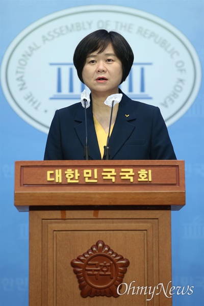 이정미 정의당 전 대표가 지오난 4월19일 서울 여의도 국회 소통관에서 인천시장 출마 선언을 하는 모습.