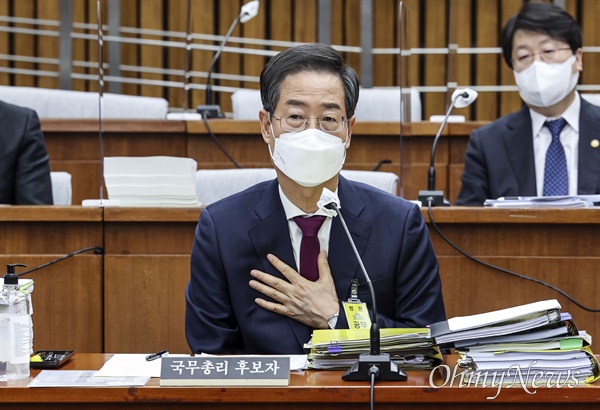 한덕수 국무총리 후보자가 지난 3일 서울 여의도 국회에서 열린 인사청문회에 출석해 의원들의 질의에 답변하고 있다.