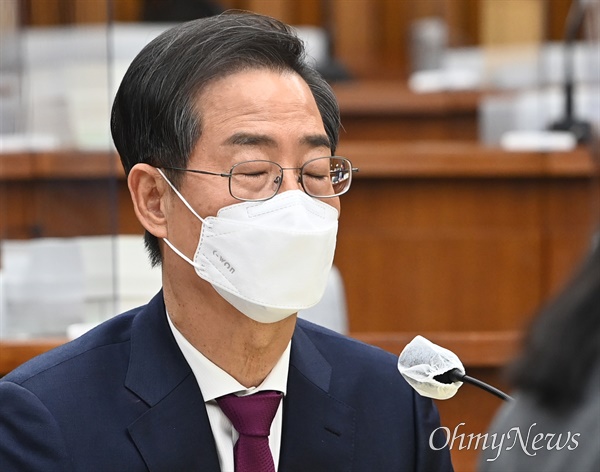 한덕수 국무총리 후보자가 3일 서울 여의도 국회에서 열린 인사청문회에 참석하고 있다.