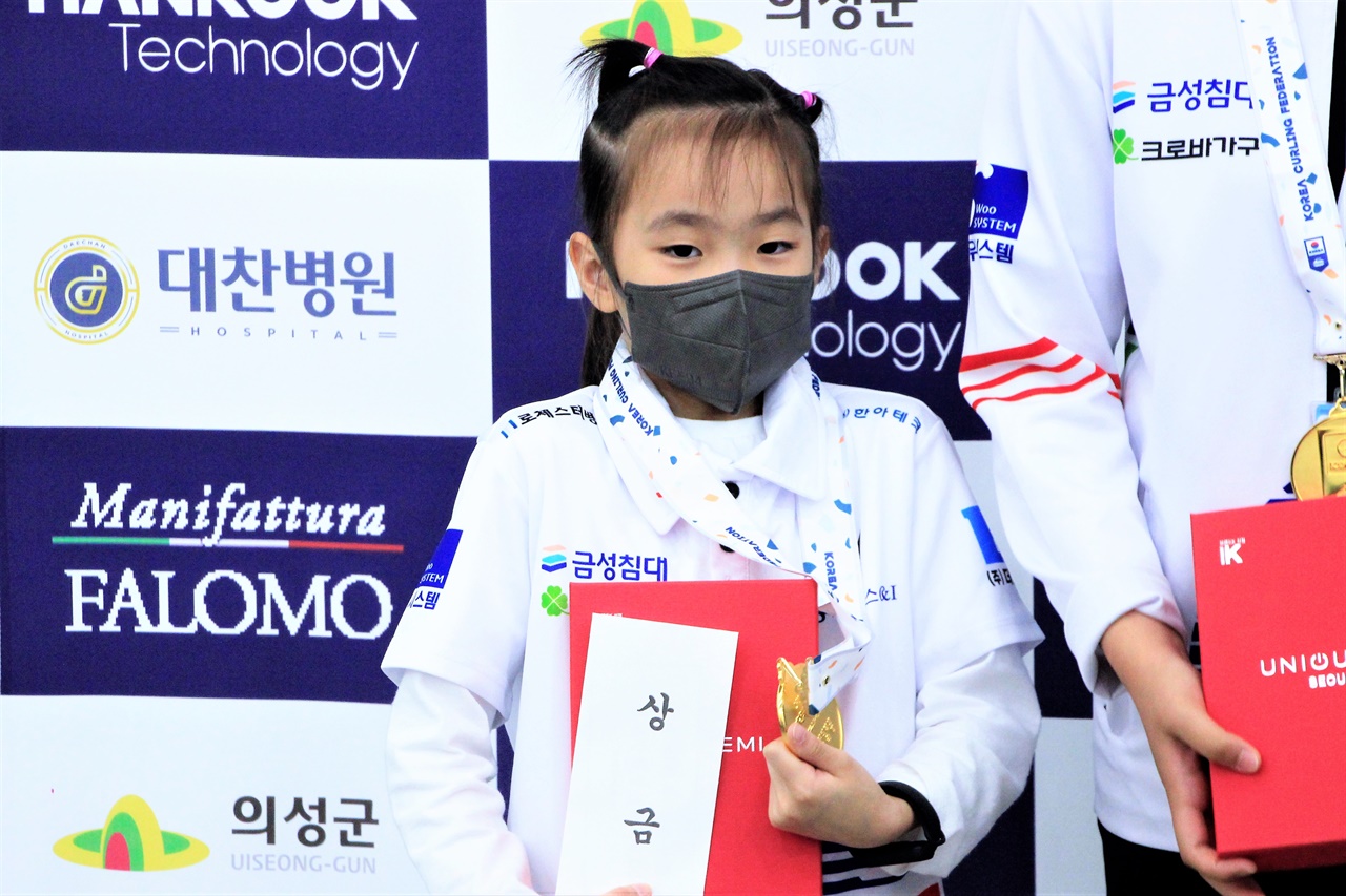  이번 회장배 전국컬링대회에서 우승을 차지한 '최연소' 선수 김슬.