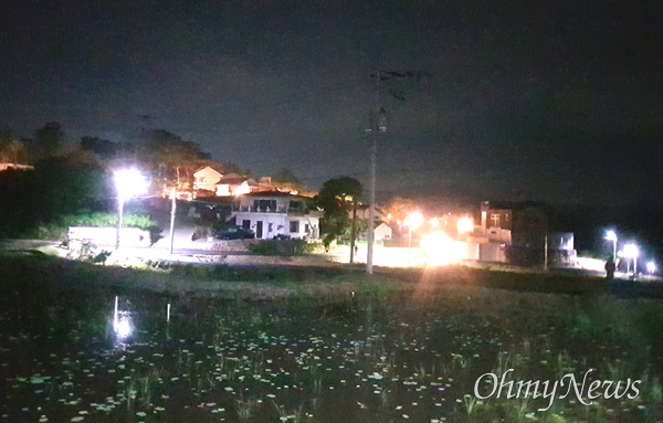 5월 11일 저녁, 문재인 전 대통령 부부가 사는 경남 양산 평산마을.