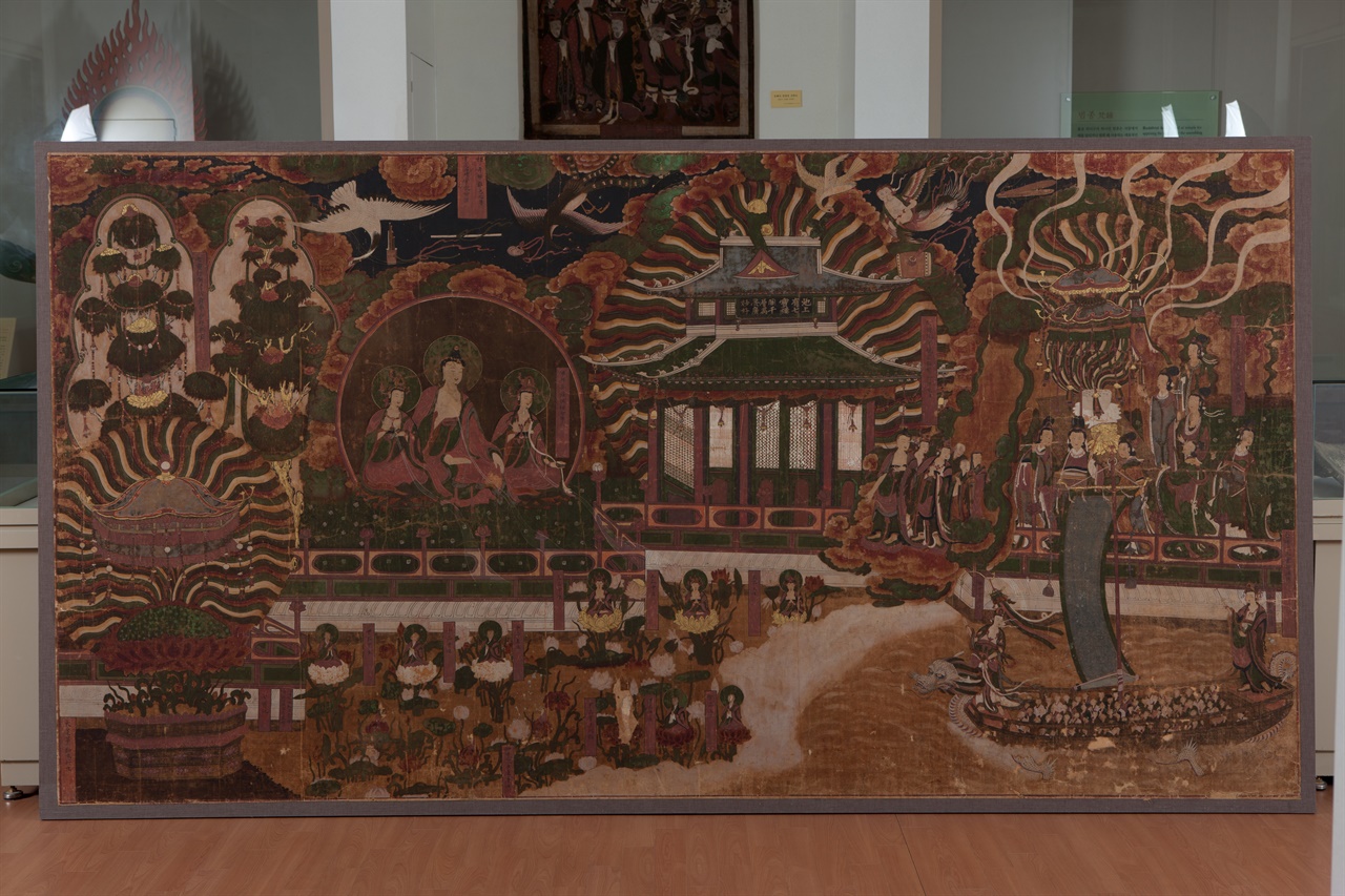 보물 제1857호 영천 은해사 염불왕생첩경도. 가운데 건물을 우리 전통식으로 그린 게 눈에 띈다. 조선시대의 불교 예술을 잘 나타내는 문화유산.