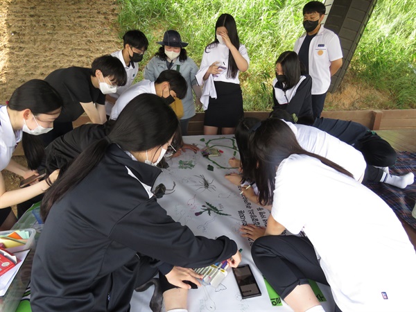  경남시민환경연구소는 창원대산고등학교 학생들과 20일 “우리 고장의 자랑, 생물다양성의 보고 주남저수지 생물 탐사” 활동을 벌였다.