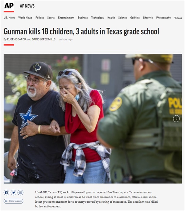 미국 텍사스 유밸디의 한 초등학교에서 발생한 총기 난사 사건을 보도하는 AP통신 갈무리.