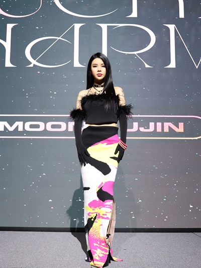  가수 문수진이 30일 오전 서울 강남구 삼성동의 한 공연장에서 미디어 쇼케이스를 열었다.
