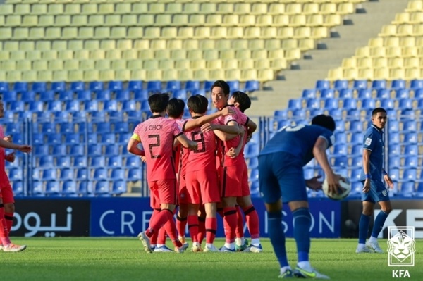 한국 U23 대표팀 한국 U23 대표팀이 태국과의 아시안컵 조별리그 3차전에서 고재현의 선제골이 터진 후 기뻐하고 있다. 