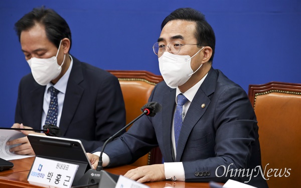 더불어민주당 박홍근 원내대표가 15일 오전 서울 여의도 국회에서 열린 비상대책위원회의에서 발언하고 있다.