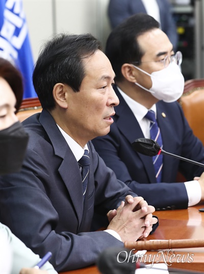 우상호 더불어민주당 비상대책위원장이 22일 오전 서울 여의도 국회에서 열린 비상대책위원회의에서 발언하고 있다.