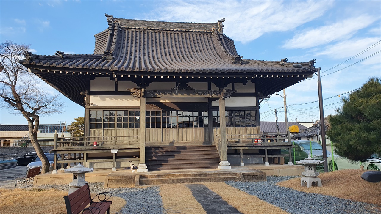 구서경사 경주시내에 위치한 일본식 건축양식을 지닌 구서경사, 1932년 일본에서 건축자제를 들어와 건축되었다.