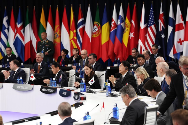 윤석열 대통령이 29일 스페인 마드리드 이페마(IFEMA) 컨벤션센터에서 열린 북대서양조약기구((NATO·나토) 동맹국·파트너국 정상회의에 참석해 있다.