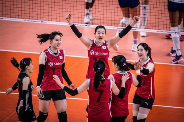  2022 국제배구연맹 발리볼네이션스리그(VNL) 이탈리아전에 나선 한국 여자배구 대표팀 