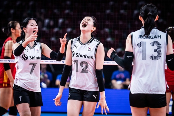  2022 국제배구연맹 발리볼네이션스리그(VNL) 중국전에 나선 한국 여자배구 대표팀 