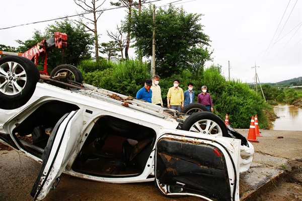 운산면에서는 교량이 붕괴하면서 차량 1대가 떨어졌지만, 운전자와 동승자는 바로 탈출해 무사했다.