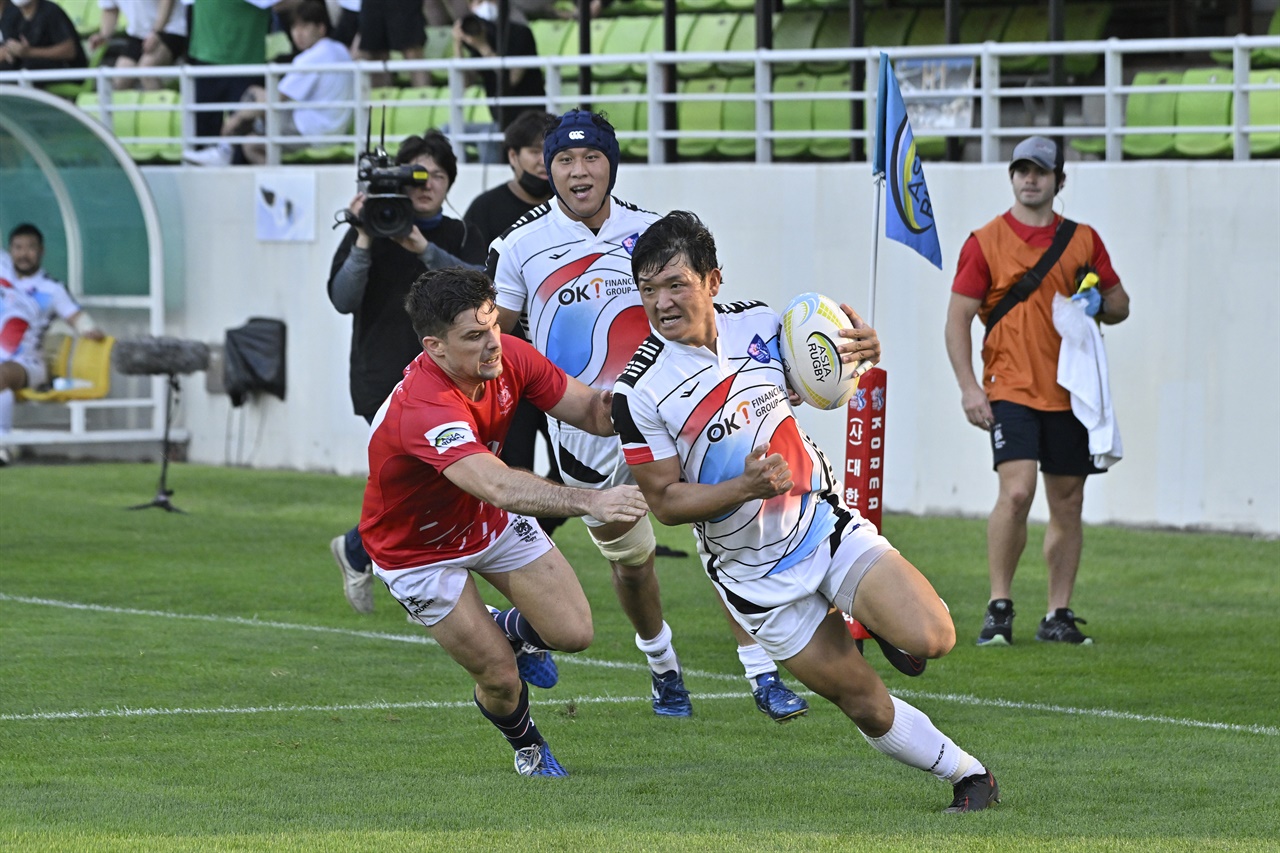  9일 열린 아시아 럭비 챔피언십 결승전에서 김광민 선수가 트라이를 기록하고 있다.