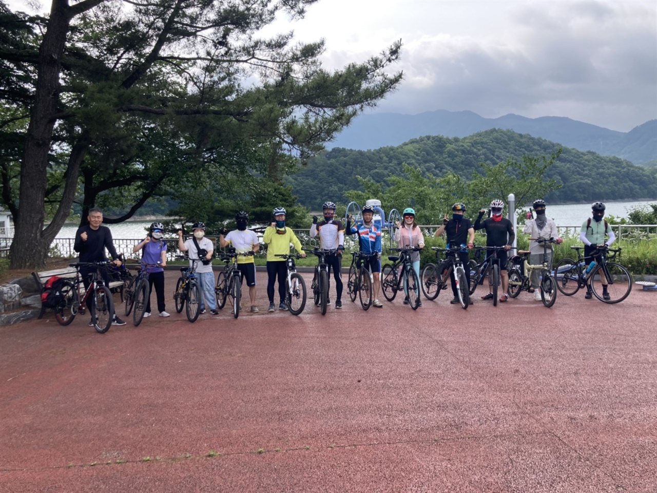 기사속에 등장하는 손주영, 장인수, 박정규, 김삼립씨는 이 소모임 회원으로 함께 자전거를 타기 시작했다.