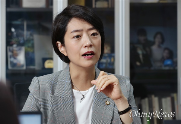 더불어민주당 고민정 의원이 7월 22일 서울 여의도 국회 의원회관에서 <오마이뉴스>와 인터뷰하고 있다.