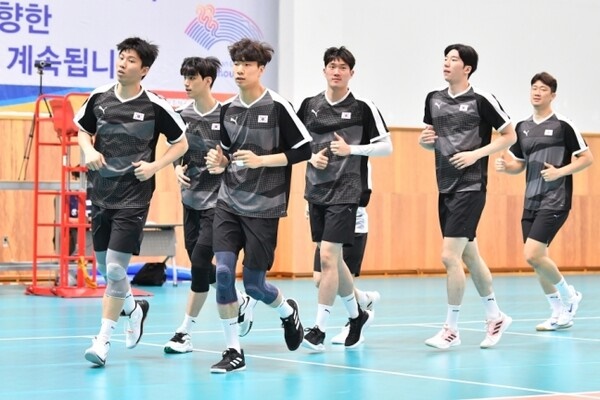  2022 발리볼챌린저컵에 대비해 훈련하는 한국 남자대표팀 