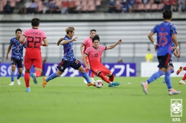 한국vs일본 벤투호가 일본과의 2022 동아시안컵 최종전에서 대패를 당하며, 준우승에 머물렀다. 