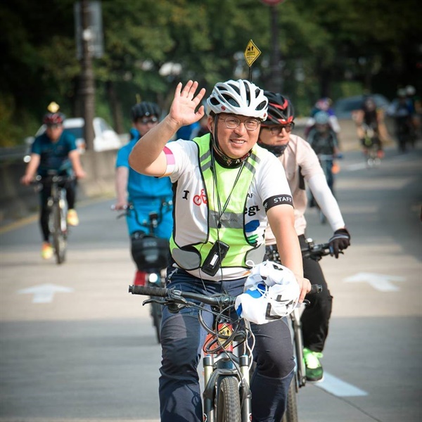 'I Bike Daegu'활동을 이끌어 가는 주요 멤버중 하나인 정대표는 자전거 관련 시민운동을 20년간 함께 해왔다.