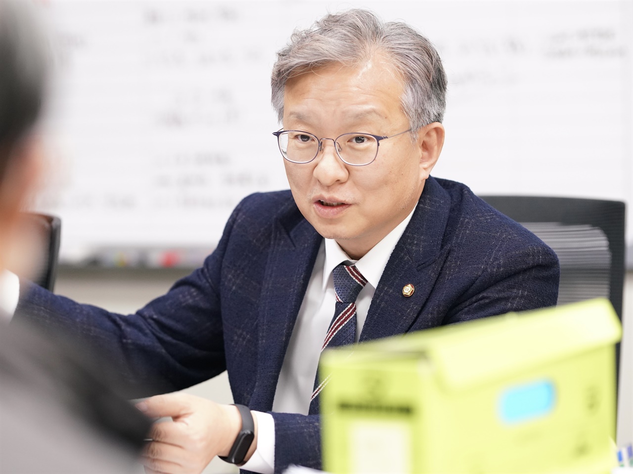 오마이뉴스와 인터뷰 중인 권칠승 의원(경기도 화성병)