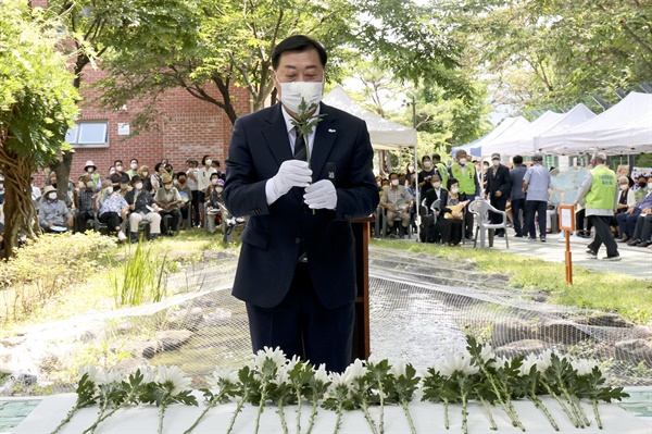  6일 합천원폭복지회관 내 위령각에서 열린 제77주기 원폭희생자 추모제.