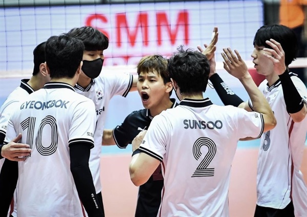  2022 아시아배구연맹(AVC)컵 홍콩과의 경기를 하는 한국 대표팀 선수들 